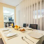 23 - Surf & Chill Baleal * Ferrel (Leiria)